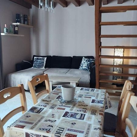 Charmante Petite Maison De Bourg Apartamento Autry-le-Chatel Exterior foto
