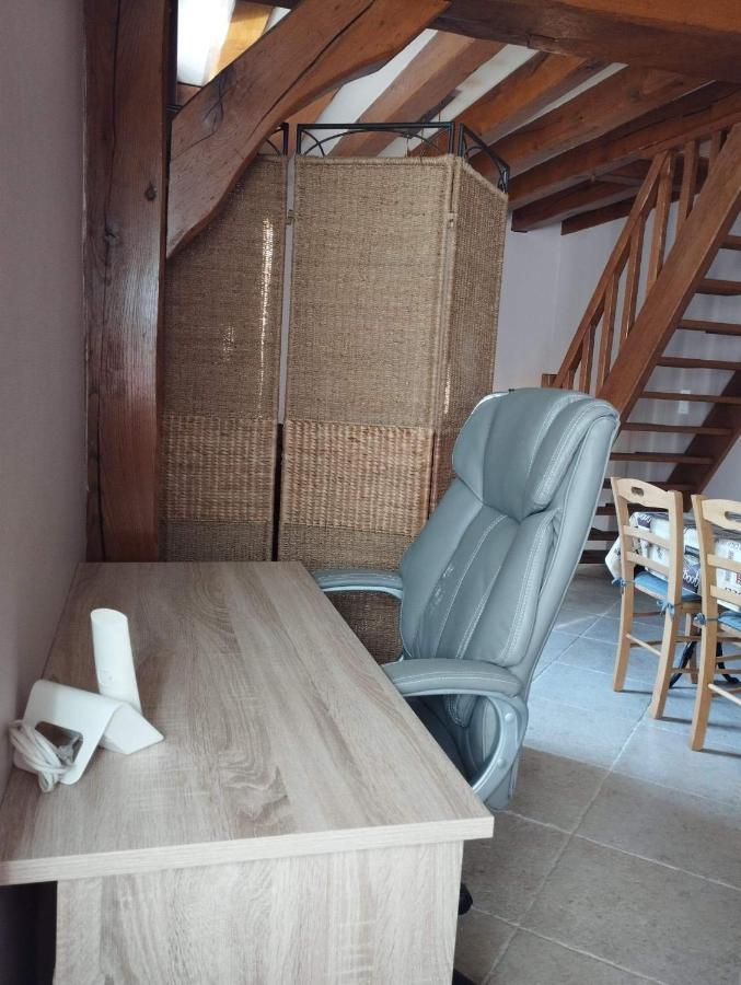 Charmante Petite Maison De Bourg Apartamento Autry-le-Chatel Exterior foto
